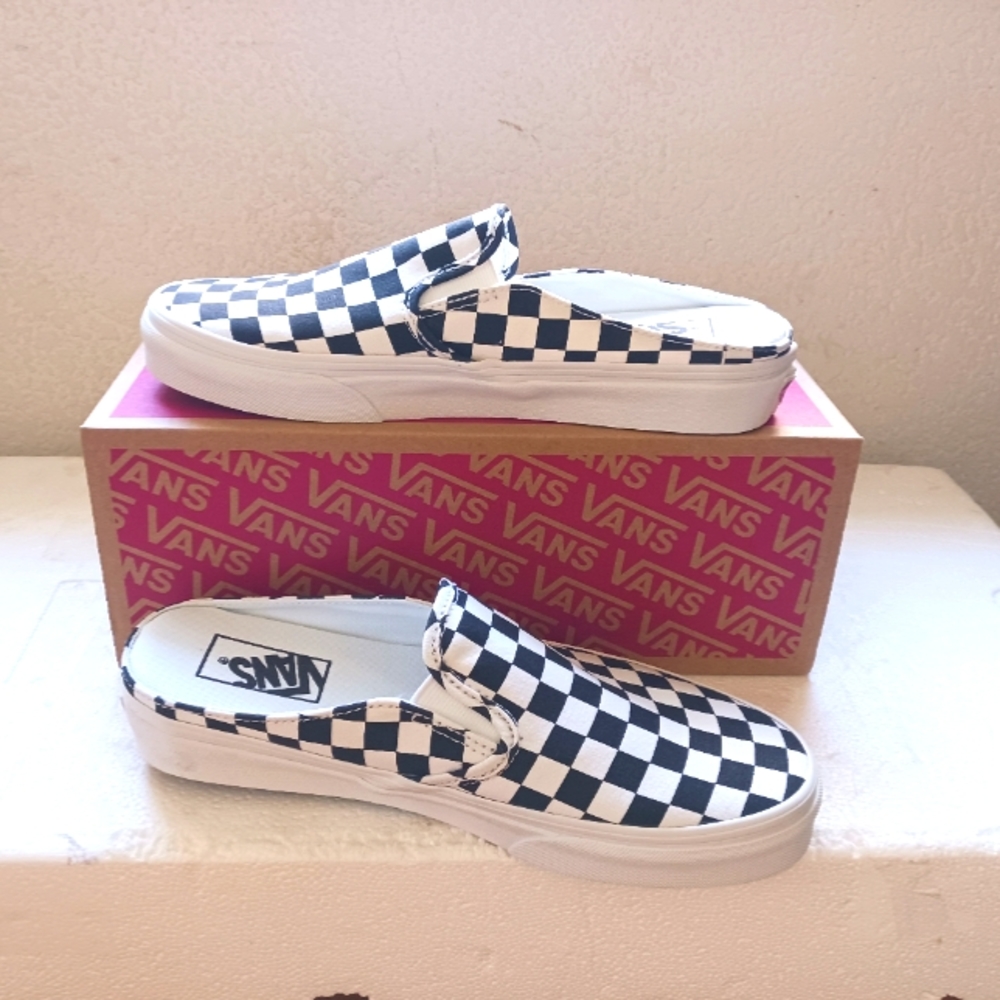 Vans - Picture 2 of 4